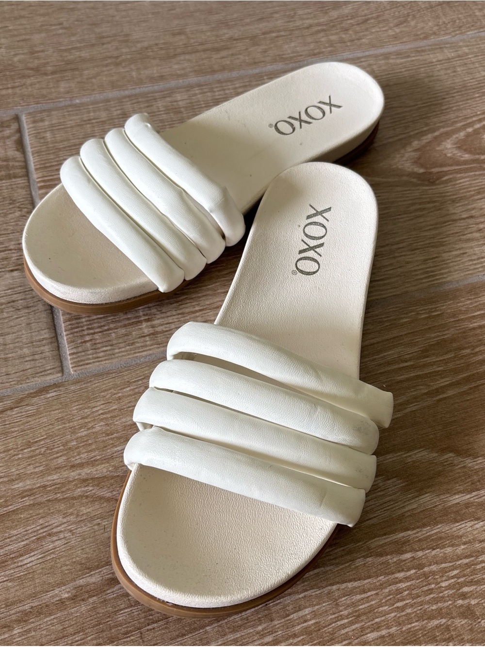 XOXO Women's Cream Padded Multi-Strip Slide Sandals